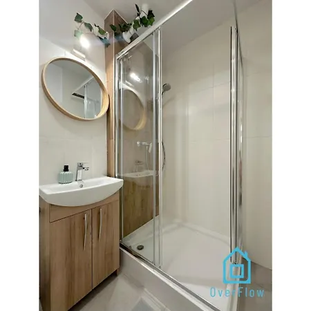 Homestay Cactus 10 Min To Old Town Gdansk,pkp & Shopping Mall *